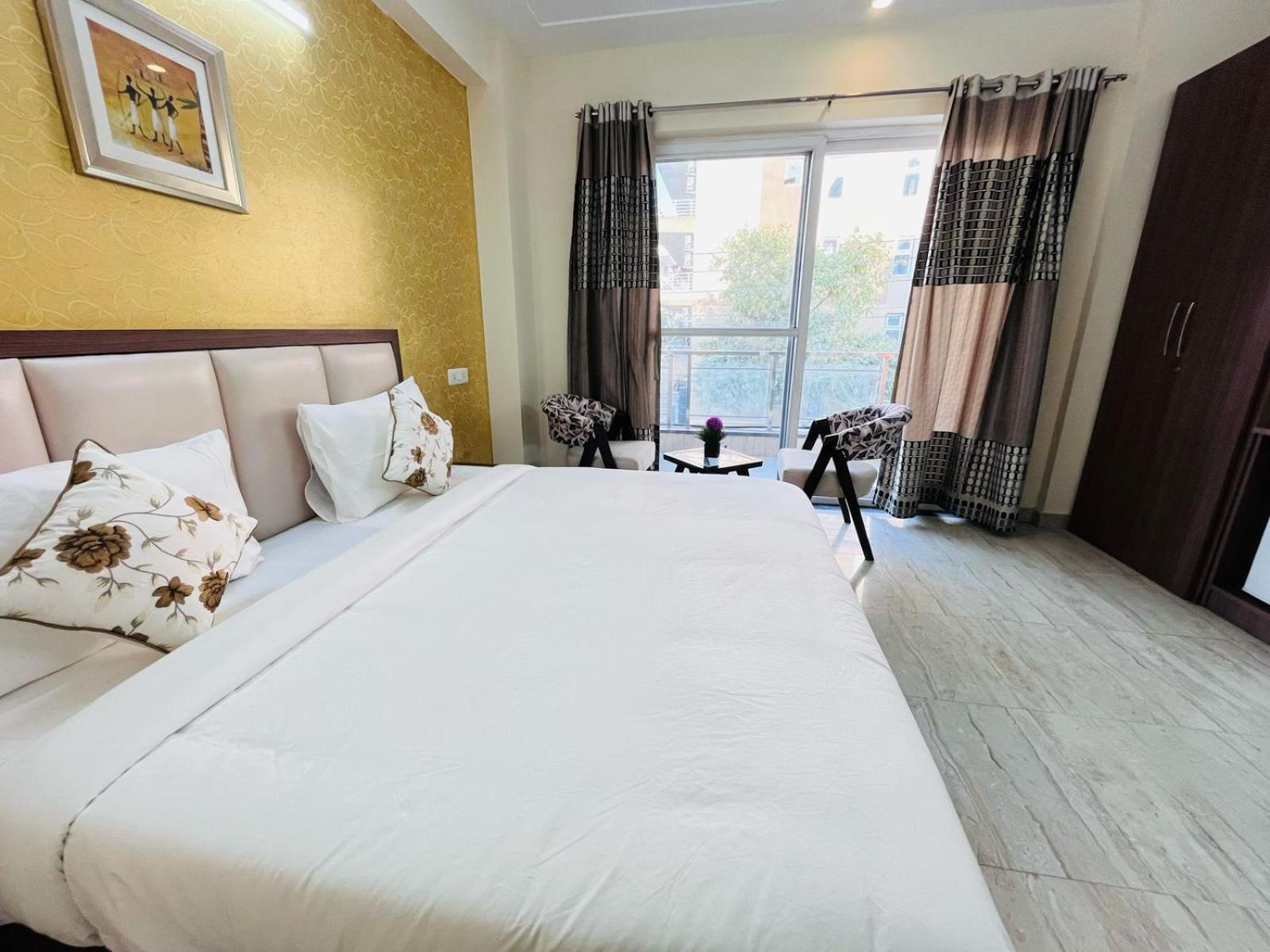 Hotel The Luxe 18 - Golf Course Road Gurgáon Kültér fotó