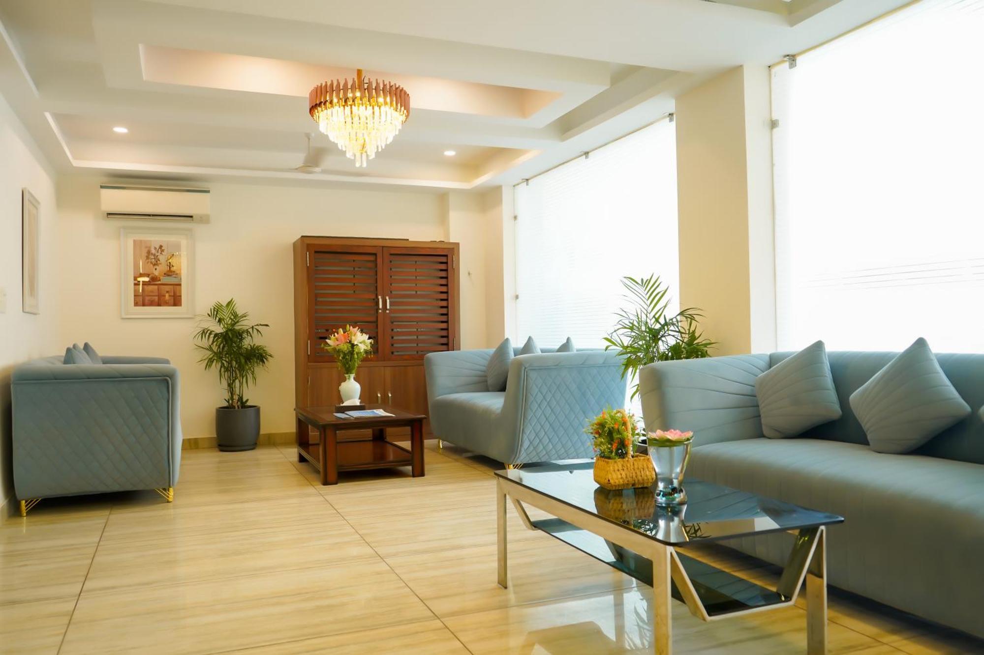 Hotel The Luxe 18 - Golf Course Road Gurgáon Kültér fotó