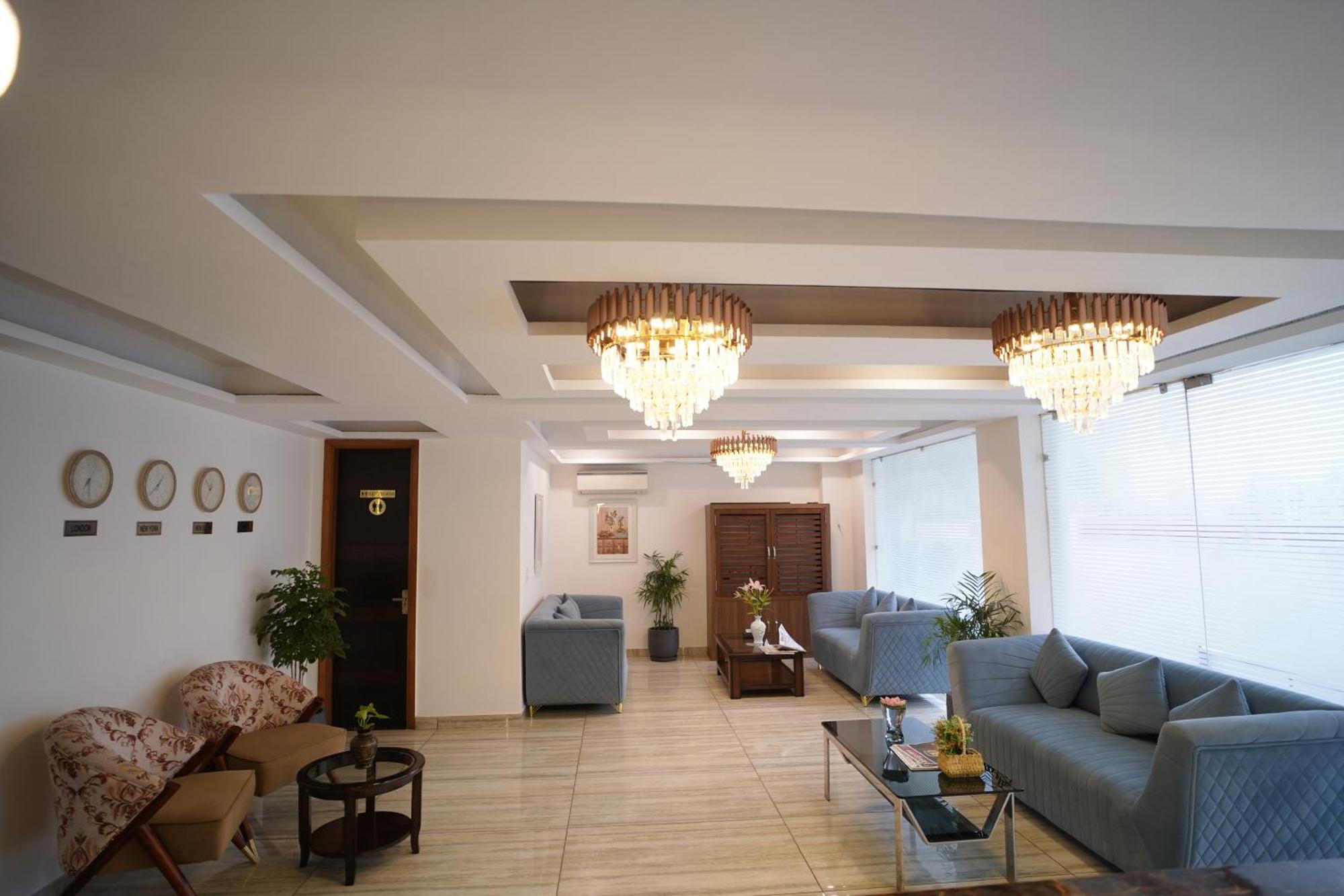 Hotel The Luxe 18 - Golf Course Road Gurgáon Kültér fotó